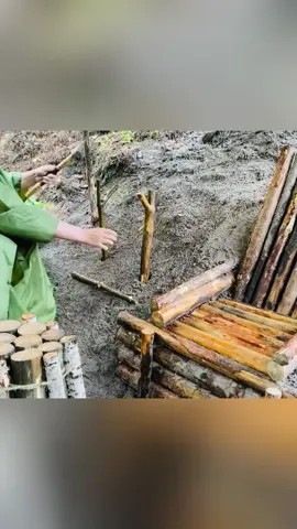 Bushcraft camp in the woods #bushcraftsurvival #bushcrafttrip #camp #outdoor #building #campinglife #fyp #foryou 