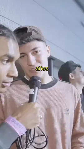 Mini Buyer opina de Mora 🎶 #nudeproject #podcast #mora #humor #preguntas Preguntas a fans en el concierto de Mora en Barcelona