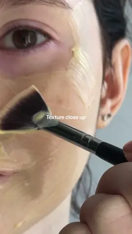 I’m a fan of the textures and zooms. It's so gorgeous, isn’t it? #kbeauty #texture #texturedskin 