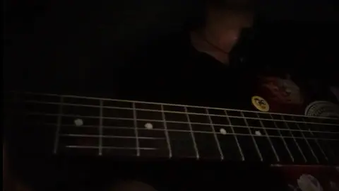 thích bài nàyyy🥰 #xuhuong2023 #foryou #yeunguoicouocmo #guitarcover 