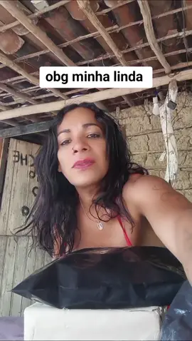 cheguei da cidade mostrando o presente 