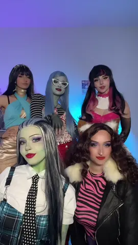 Yeaaaaah monster high ✨ #monsterhigh #monsterhighcosplay #monsterhighcos #cosplay @Muatori @✨Unchatgris✨ @Kira 💫 @Jojo ⵣ #monsterhighcosplayer #ghouliayelpscosplay #BeautyTok 