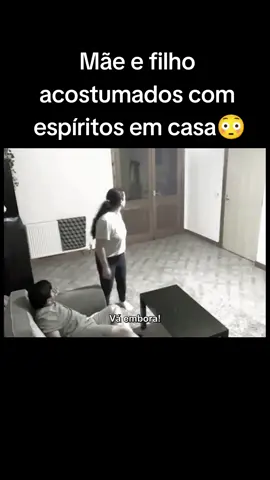 Mãe e filho vê espirito. #espirito #fantasma  #susto  #terror  #sobrenatural  #assustador  #espiritualidade  #fantasma  #tiktok  #tik_tok 