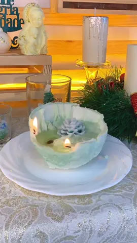 VELA ESPIRAL QUEIMANDO 🌀🔥 Pra quem assistiu nossa Live sobre velas espirais e ficou curioso pra ver a queima total dela, TÁ NA MÃO! 😎✨ Ficou show de bola, né gente?? Amamos demais! 😍 ⚠️ Cuidados ao acender uma Vela: 1 - Remova decorações inflamáveis do pavio antes de acender; 2 - Supervisione a vela durante a queima; 3 - Mantenha a vela longe de cortinas, materiais inflamáveis, crianças e animais de estimação; 4 - Use um suporte não inflamável para a vela; 5 - Retire elementos adicionais da vela conforme queima; 6 - Em recipientes de vidro ou cerâmica, não queime por mais de duas horas após a formação da piscina de cera; 7 - Coloque a vela em uma superfície plana e apare o pavio antes de acender. Seguindo essas orientações, você poderá desfrutar das velas de forma segura e sem preocupações. ✨ Gostou? Siga e acompanhe nosso perfil! #imperiodasessencias #velaespiral #velaemespiral #espiral #spiralcandle #velascriativas #decoração #velapersonalizada #ceradecoco #ceramixeco #parafina#imperiodasessencias #velaartesanal #velas #veladecorada #veladecorativa #trabalhoartesanal #comofazervelas #velasaromaticas #hobbie #empreendedorismo #velasdecorativas #velasperfumadas #velaspersonalizadas #velasdesoja #velapersonalizada #criadoraromatico #criadoraaromatica #criadoresaromaticos