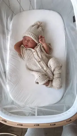 One week of Jude 🩵🧸🫶🏼🍼👶🏼 This knit set was handmade by his Grannie.. so special! His outfit going home from the hospital 🥰  #newborn #babyboy 