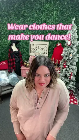 Wear what makes you smile! #pockets #bikeshorts #zenana #easyfit #boutiqueshopping #curvytok #behappyandsmile 