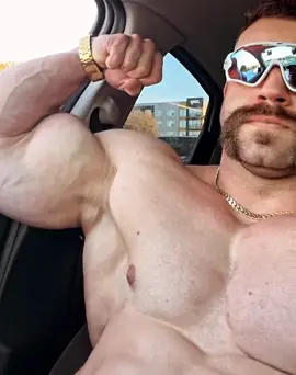 US bodybuilder Patrick Davis looking absolutely MASSive 💪🏼 @Patrick D  . . . . . #Bodybuilder #Beef #Uomo #Hombre #Sweat #Man #Muscle #Muscled #Muscles #Gym #Hulk #MuscleWorship #Beard #BeardedMen #Biceps #Pecs #Chest #Swole #Gains #Hench #Arms #Bodybuilding #GymLife #GymMotivation #Big