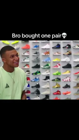 Bro looked away at the end😭 #fy #fyp #fypage #foryou #fashion #sneakers #mbappe #psg 