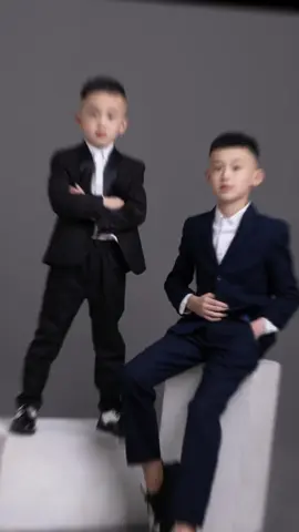 #Catrio #BộCompletTrẻEmCatrio #BộCompletBéTraiCatrio #BộSuitBéTraiCatrio #BộVestBéTraiCatrio #CatrioKidsFashion #ThờiTrangTrẻEmCatrio #CompletCatrio #SuitBéTraiCatrioElegant #ThiếtKếThờiTrangBéTraiCatrio #BộCompletTrẻEmThươngHiệuCatrio #VestLịchLãmCatrioChoBé #ThờiTrangTrẻEmCaoCấpCatrio