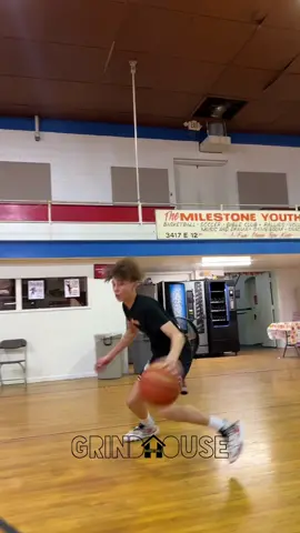 COMMENT & SHOW SOME ❤️🥵🏀 1st session in the books w/ @bbarrett2730. It’s only up from here. I love what I seen tonight and I know that I can maximize your potential if you just trust me and give me the opportunity to pour into you. Every great relationship is built on trust and if you trust me, I can turn you into the killer you want to be. I love the work ethic, determination, and passion you trained with. Now let’s translate it to the floor and completely dominate your opponents.  #GrindHouseBasketball #iTrainWithMarcusWalker #Handles 