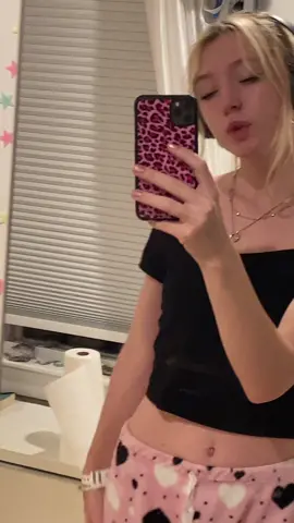 ooc post whhaaaaat #luxumine #kitagawangel #cosplaygirl #egirl 