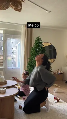 I feel old😂  #shakira #jlo #jenniferlopez #SuperBowl #meinmy30s #inmy30s #30isoldright? #viralvideo #trendingsong #trendingvideo #backpain #fartvideo #fartsound 