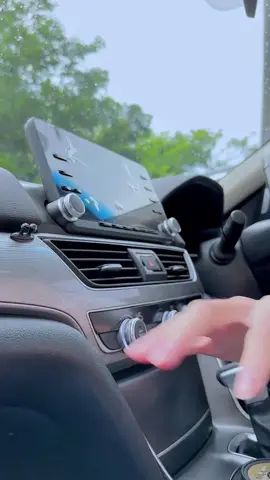 Whose car is Honda ?#fyp #carphoneholder #phoneholderforcar #cargadgets 