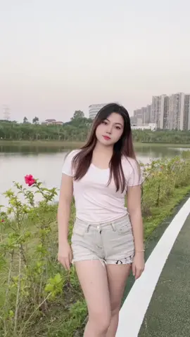 Thứ hai là Monday , thứ ba là Tuesday . Người yêu của anh la Emday 😆 #gaixinh #vitamingirl 