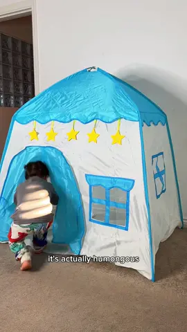 It's huge 😍 and very beautiful! It's super easy to put up, just 5 mins 🥰 #tovreviews #blackfridaysale #blackfriday #TikTokMadeMeBult #bf20 #deaotoyschallenge #deAotoysChristmasGift #deaotoys #deaotoysuk #christmasgiftideas #christmasmusthave #toysforchristmas #kidstoys #kidstent #tentforkids #playroominspo #playroommusthave #playroomgoals 