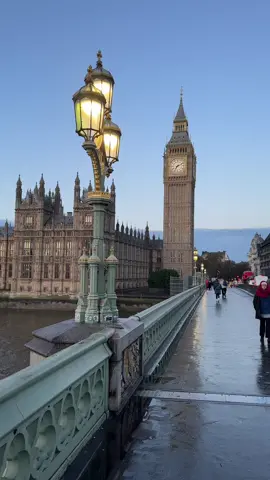 early morning walk near the Big Ben 🇬🇧 #bigben #bigbenlondon #london 