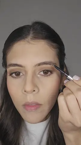 Chicas les comparto este look sencillito, que pueden realizarse para una cenita tranquila! 😍  Los productos los pueden encontrar en #monicsbeauty  #enviosatodohonduras🇭🇳 #honduras #sanpedrosula #beauty #trendingbeauty 