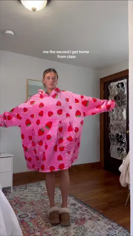 tis the season of cold 🍓✨ #relateable #college #collegestudent #collegegiftideas #amazonmusthaves #comfy 