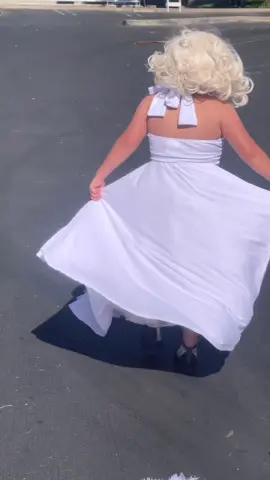 Lil Marilyn in action 😍 #paratipage #fyp #kidsoftiktok #cutebaby #cuteness #daughterlove #marilynmonroe #marilynmonroeforever #marilynmonroedress #marilynmonroefanpage 