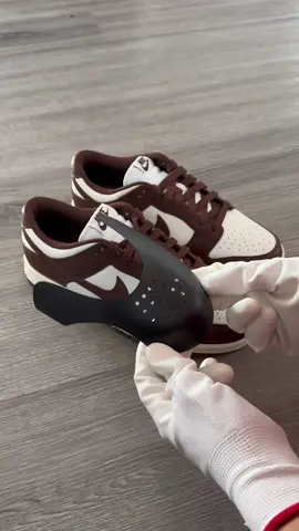 ⚠️ SNEAKERS SHIELDS ⚠️ Se és contra os vincos no teu par então este produto é ideal para ti!  Com o uso o par vai ficando cada vez mais marcado na toe box, os shields vieram para ajudar a que o par não fique com essas marcas de uso e consigas conservar de uma melhor forma o teu par. Os shields são fáceis de colocar e nem vais sentir que os estás a utilizar. Promoção no IG heatsneakers.pt #sneakers #shields #foryoupage #portugal #brasil 