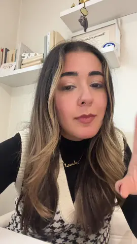 Dating 101 what are my deal breakers? What is a MUST HAVE for me? What do I value? #dating #datingtips #datingadvice #relationshipadvice #relationshipcoach #growthmindset #fy #journaling #onlinedating 