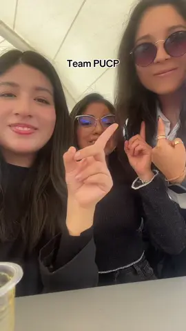 Es solo contenido 🫣 o no #companerasdetrabajo #teamwork #pucp 