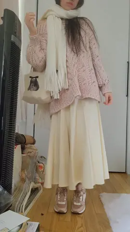 getting styled by @moca モカ 🪩🤍🩰 her fashion is literally to die for ଘ(੭*ˊᵕˋ)੭* ੈ♡‧₊˚ #outfitinspo #shoujogirl #girlyaesthetic #jfashion #softgirlstyle #pinkchristmas 