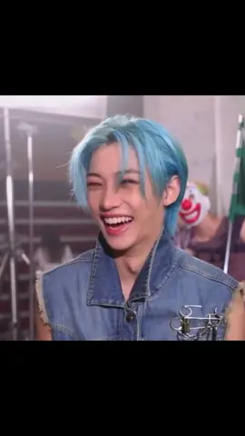 I’m obsessed with his genuine laugh ☀️ #straykids #skz #felix #felixsunshine 