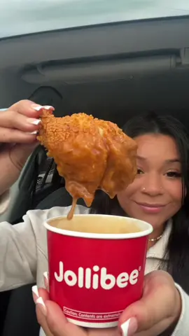 JOLLIBEE 😍😍😍😍 U KNOW I BEEN CRAVING THIS 😮‍💨🤤 @Jollibee USA #jollibee #jollibeetiktok #jollibeegravy #jollibeeasmr #asmr #eatingshow #peachmangopie #jollibeespaghetti #jollibeechickenjoy 