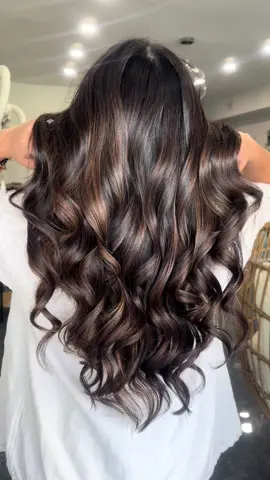 #brownbalayage #brownbalayagehair #brownbalayagehighlights #teddybearbrown #caramelbalayage #caramelbalyage #mcallensalon #rgvsalon #mcallenbalayage #mcallenstylist #brownhair #browncaramel #darkbalayage #brownhighlights @UNITE Hair 7 Seconds Blow Dry Cream ❤️ Assist: Elisa Garcia @Elisa || RGV Hairstylist 