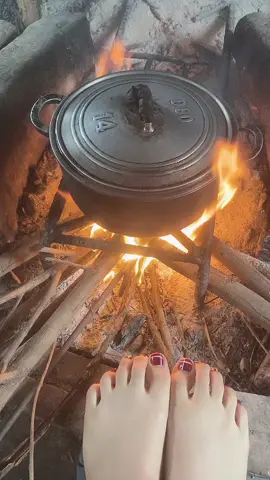 Thích nhất cảm giác vào mùa đông ở quê , thời tiết se lạnh  được ngồi cạnh bếp lửa thổi cơm ❤️#xuhuong #nhacnaychillphet 