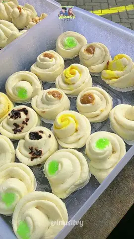 BENTUKNYA UNIK DAN LUCU Bakpao Yang unik ini bisa di beli di bakpao sayang batu dan ternyata sudah buka cabang di Malang loh, cita rasa premium yg worth it banget sih menurutku 🏠 BAKPAO SAYANG 📍 Depan Superindo Raya Langsep 💰 4500 Instagram: @inusilvy TikTok : @inusilvy YouTube : Inusilvy Doyan Nakam Facebook : @inusilvy Snack Video : @inusilvy Info Menarik Selanjutnya Follow @inusilvy Jangan lupa tekan 🛎 untuk info dari kami #bakpao #bakpaosayang #bakpaoenak #bakpaoviral #bakpaounik #bakpaobatu  #doyandolan #doyanmakan #doyanjajan #malangkuliner #batukuliner #jajananmalang #jajananbatu #minumanmalang #malangviral #trevelingkuliner #umkmmalang 