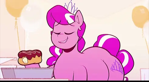 Fat Little Pony Pig. #cartoon #mylittlepony #weighgain #fat #food 