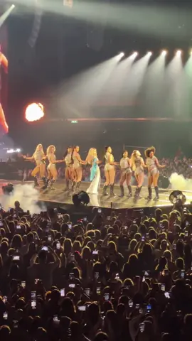 Choreo 🔥🔥🔥 @shirindavid #shirin #shirizzle #shirindavidofficial #concert #live #dance 