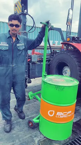 รถยกลากถังน้ำมัน200ลิตร #ช่างปอนด์ #วัยรุ่นท่าเรือแหลมฉบัง #อย่าปิดการมองเห็น #ต้าวหนวด 