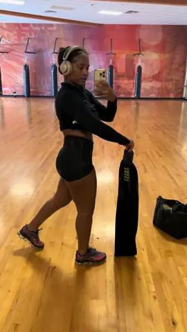 I’m currently 5 months postpartum slowly snapping back to my pre-pregnancy weight. I’ve been consistent with doing my at home workouts and now I’m back inside the gym. I can definitely say this journey hasn’t been the easiest for me because I’ve always been in shape but I’ve been taking it one day at a time and now I’m finally seeing results.