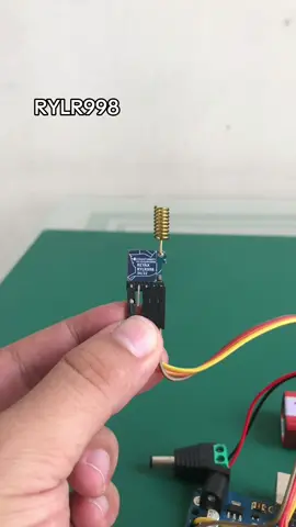 Electronica a Distance⚡️😱 #arduino #lora #robotica #electronicabasica #domotica #cienciaytecnologia #circuitosdigitales #reyax #comolohiceinventor 