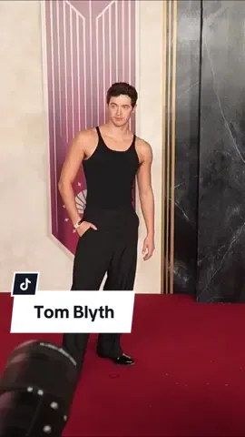 Tom Blyth at the LA premiere of The Hunger Games: Ballad of Songbirds and Snakes . . . Vc✨: melissa.dezarate🫶 . . #fyp #fashion #redcarpet #photography #designer #luxury #tomblyth #tomblythsupremacy #thehungergames #thehungergamesballadofsongbirdsandsnakes #asoue #asoueella 