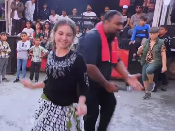 Dance turkey #trending #dancer #pushto #songs #turkeydance #girldance #villagedance 