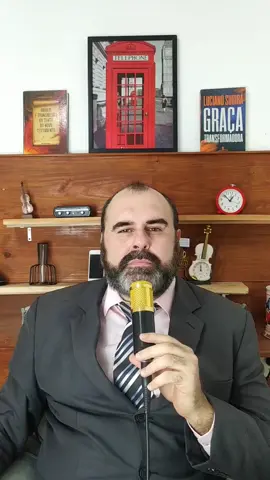 Nesse vídeo apresento 13 formas diferentes de cantar numa mesma melodia.  Um único detalhe faz toda diferença na hora de cantar      As Técnicas são 1 - Vibrato  2 - Nota Lisa  3 - Apogiatura 4 - Belting 5 - Mordente 6 - Yodel  7 - Glissando 8 - Yodel+Apogiatura  9 - Melisma Pentatônica  10 - Voz de Cabeça  11 - 2° Voz  12   3° Voz  13 - Voz de cabeça com Melisma