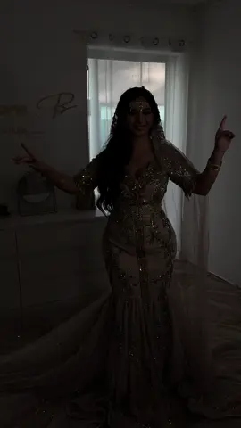 #fyp #pourtoi #tiktokalgeria #algerie🇩🇿 #algerienne🇩🇿 #algeria #algeriandress #blouza_oranaise #fergani #oran #wahran #azmyrabella #djazair 