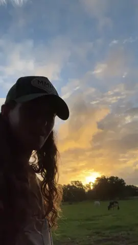 Absolutely gorgeous sunset this evening! #farmlife 