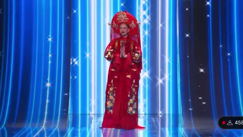 Quỳnh Hoa trong trang phục dân tộc tại MU hôm nay. Quá xuất sắc😍 @Quynh Hoa Bui #MU #missuniverse #buiquynhhoa #codoithuongngan 