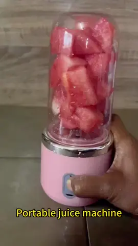 Small juicer portable new domestic fruit and vegetable juicer cup charging#tiktok #tiktokshop #syp #goodthing #goodvibes 