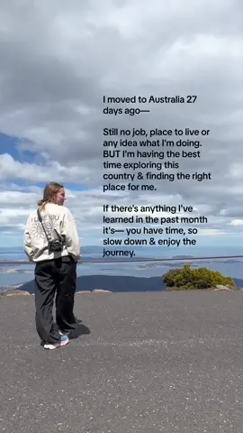slow down— you have time :) #solotravel #travelinspo #whvaustralia #americaninaustralia #movingtoaustralia #nomad 