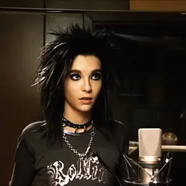 He looks and sound soo cute omg #billkaulitz #billkaulitzedit #billkaulitztokiohotel #tokiohotel #tokiohoteledit #foryou #fyp 
