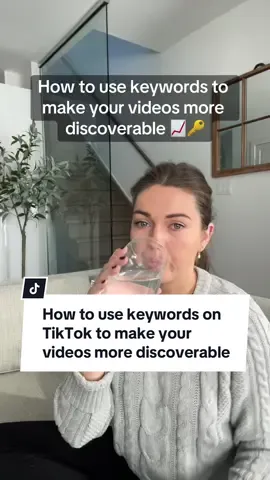 How to use keywords on TikTok to make your videos more discoverable + a live example ✍🏼🔑 #tiktokkeywords #tiktokseohacks #contentstrategytips #socialmediamarketing #rankforseoontiktok #greenscreen 