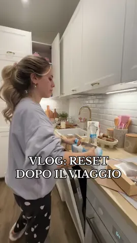 VLOG: dopo essere tornata da new york avevo proprio bisogno di fare un reset e sistemare casa 🧼✨🫧 #Vlog #pulizie #reset #cleovlogs #puliamoinsieme 