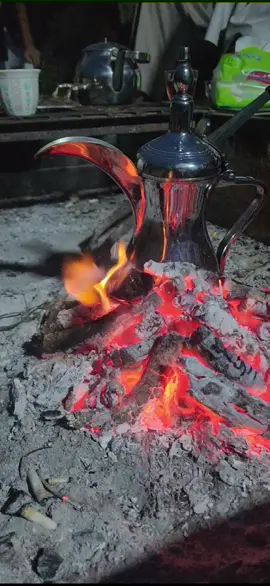 دلة القهوة   عالجمر  عالحطب  بتعليلة حلوة  على نار هادية  من ريف ادلب بالشمال السوري