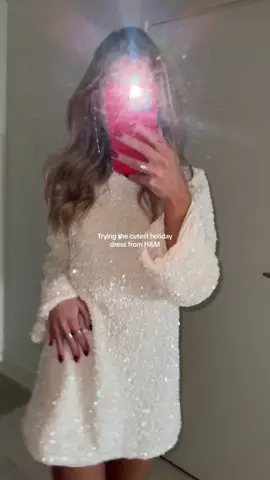 Totally in love with the sequins and the back of this dress!🤍✨#holidaydress #hmdress #sequinsdress #hmholidaycollection #hmhaul #bowdress #christmas #fashion #OOTD #foryoupage #foryou #fyp #fypシ #fördig  #viraldress #outfitinspo 